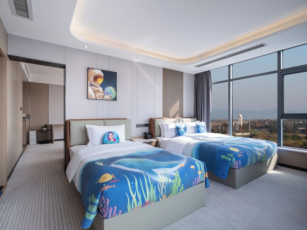 Family Studio Suite, Park View