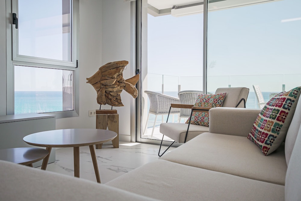Premium Penthouse, 3 Bedrooms, Terrace, Sea View photo 2