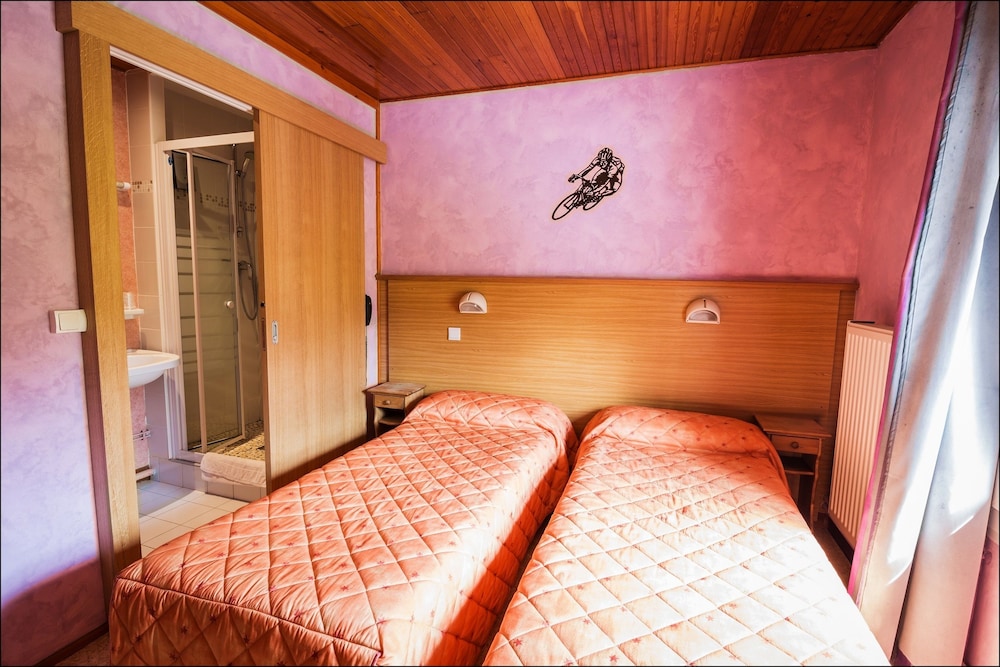 Twin Room - Photo 5