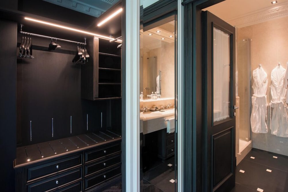 Executive Room - Photo 2