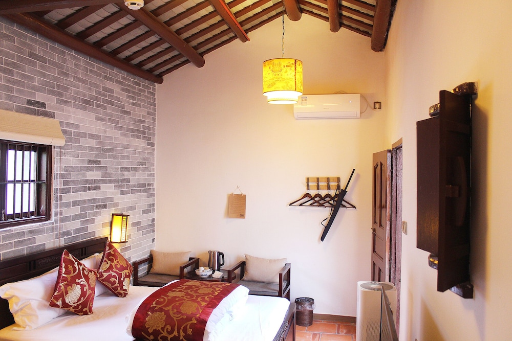 Standard Quadruple Room (Mainland Chinese Citizen Only)