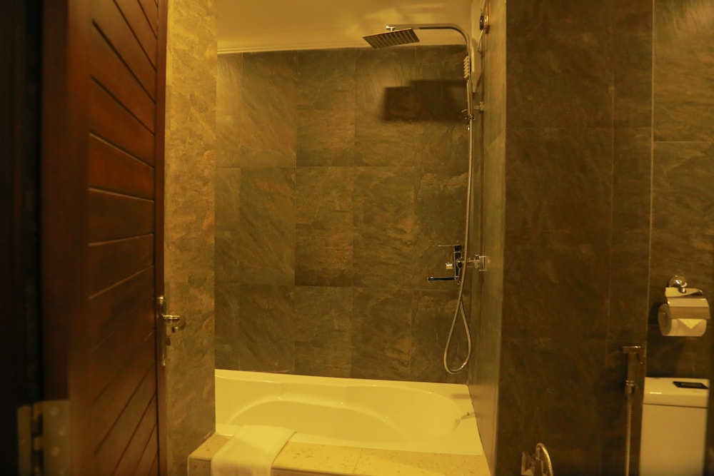Deluxe Triple Room, Balcony, Lake View photo 3