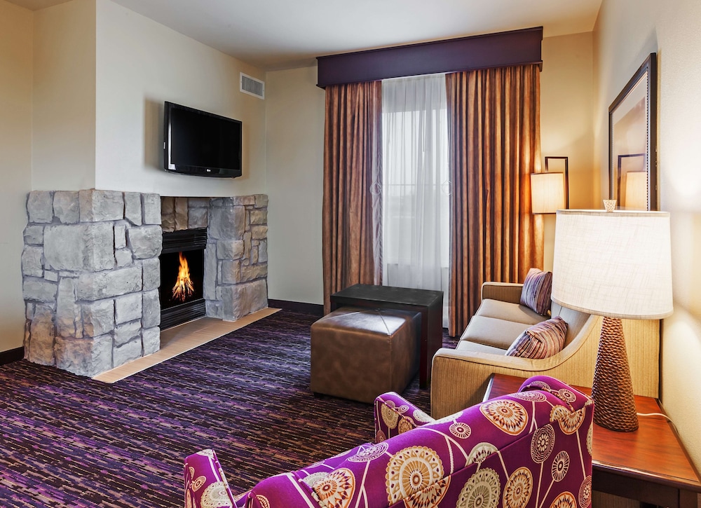 Suite, 1 King Bed, Accessible, Bathtub (Mobility & Hearing) - Photo 2