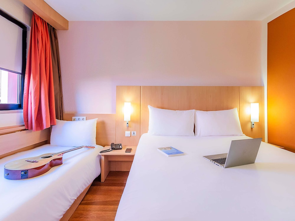 Room, Multiple Beds - Photo 3