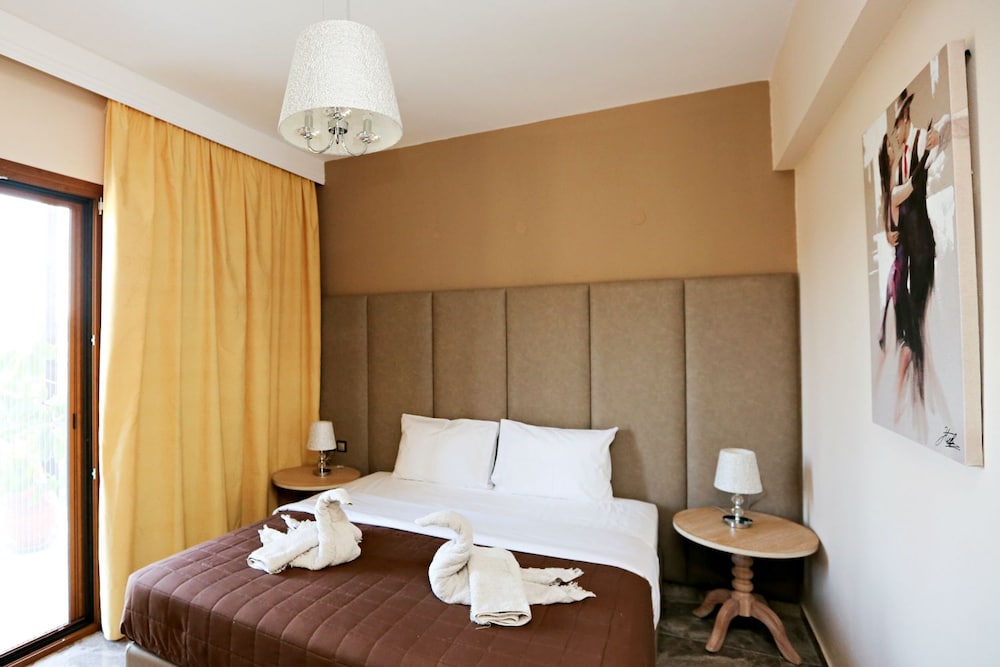 Apartment, 2 Bedrooms - Photo 1