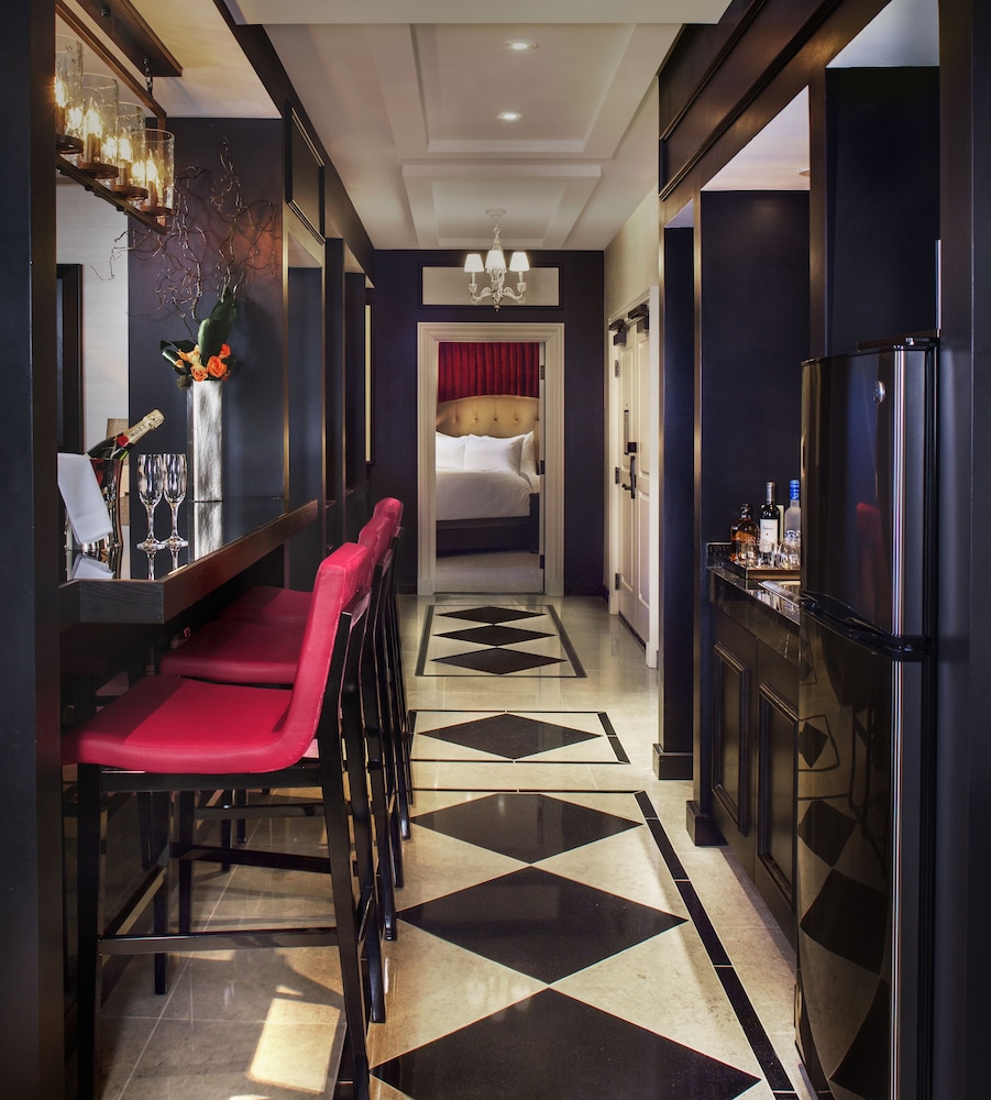 Gallery Suite King photo 2