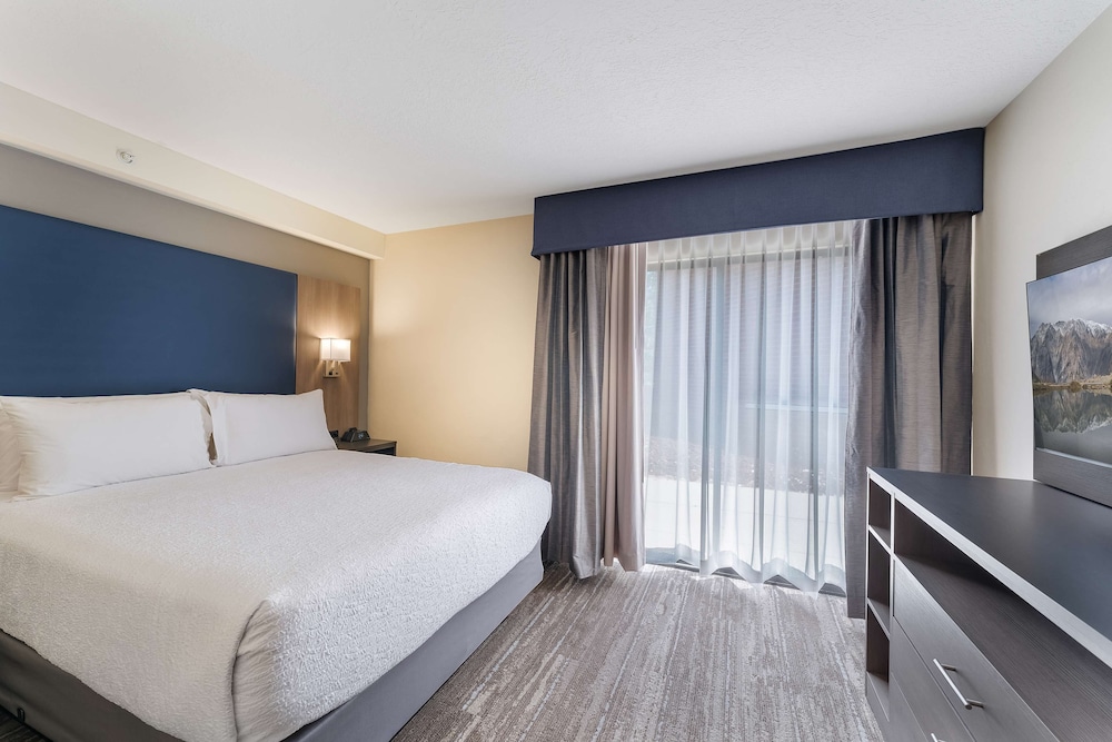Suite, 1 Queen Bed, Non Smoking, Kitchenette (with Sofabed)