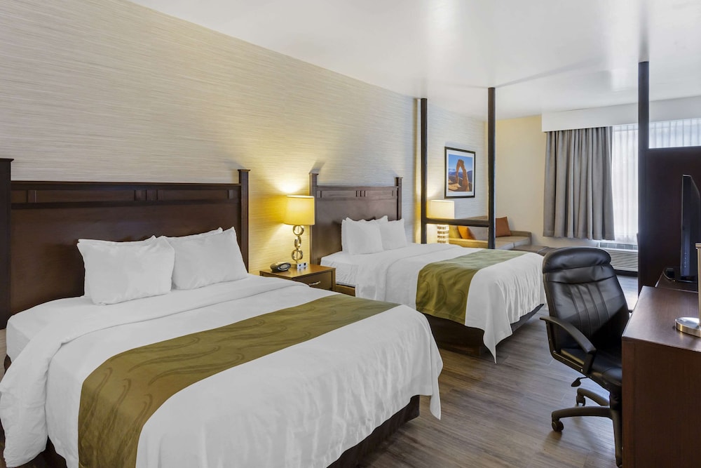 Suite, 2 Queen Beds, Non Smoking photo 1