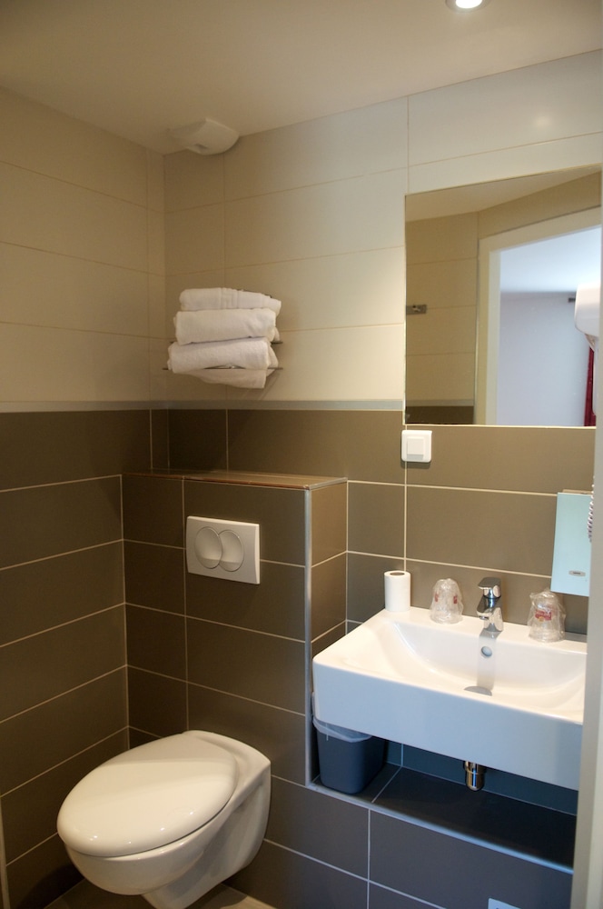 Superior Triple Room, 3 Twin Beds photo 3