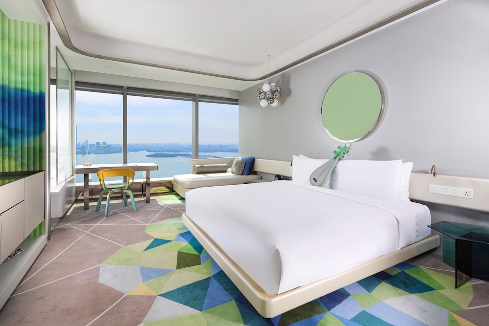 Fabulous King Room, 1 King Bed, Lake View photo 2