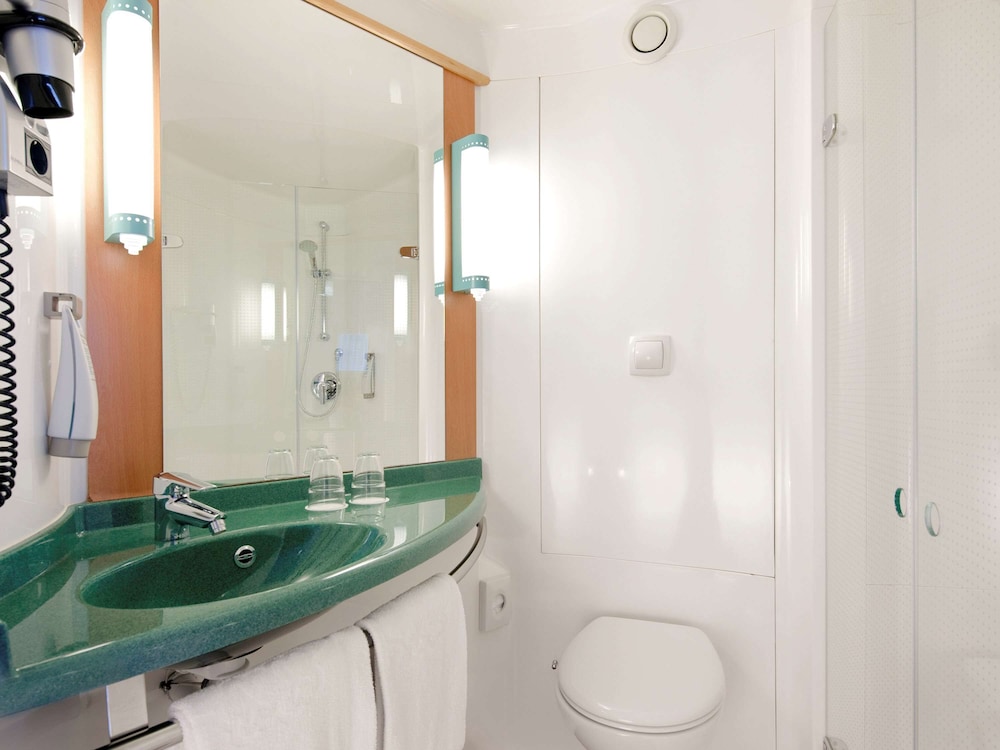 Double Room, 1 Double Bed (New Sleep Easy Concept) photo 1