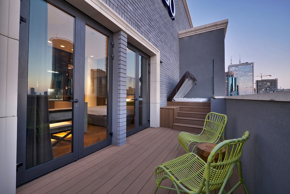Suite, 1 King Bed, Jetted Tub, City View