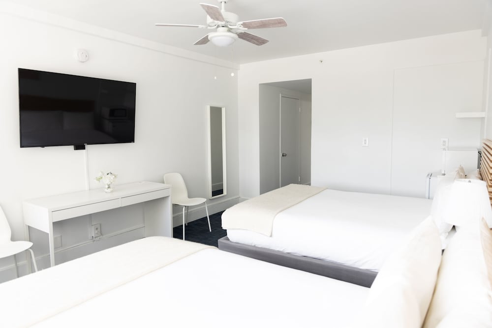 Deluxe Room, 2 Queen Beds - Photo 12