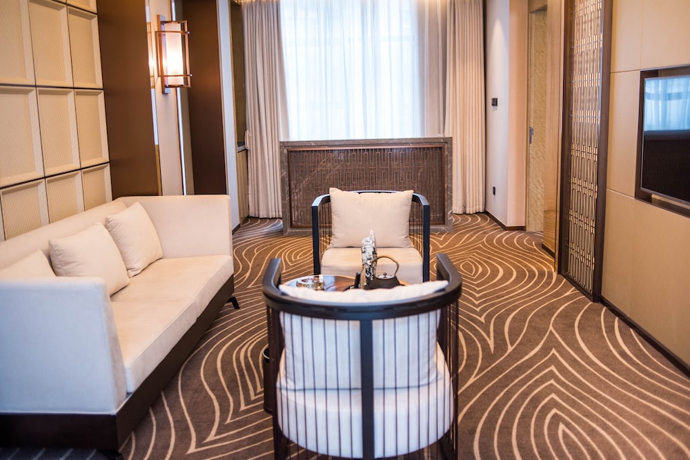 Suite, 1 King Bed, Smoking (Ramada Suite) photo 2