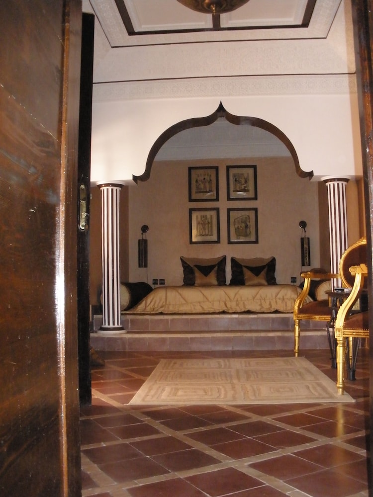 Standard Suite - Photo 2