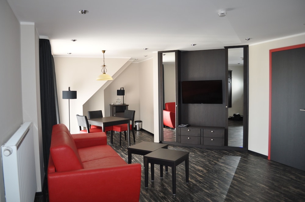 Deluxe Suite, 1 Bedroom, Bathtub, Resort View photo 1