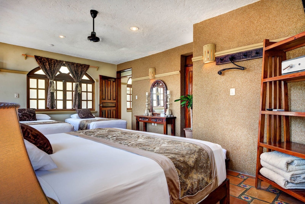 Grand Family Room, Balcony - Photo 4