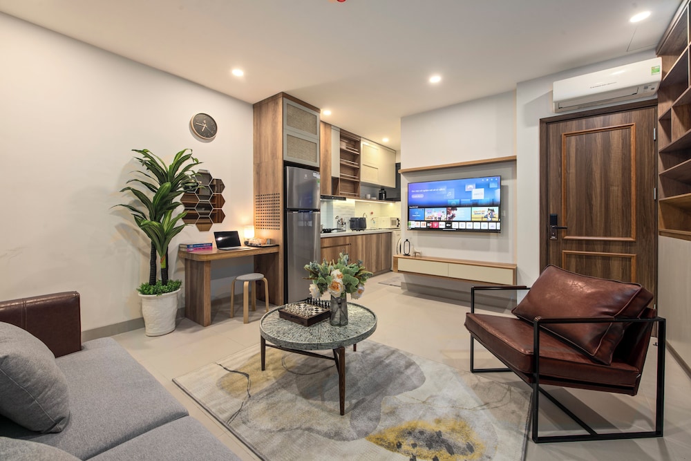 Royal Studio Suite, Balcony photo 3