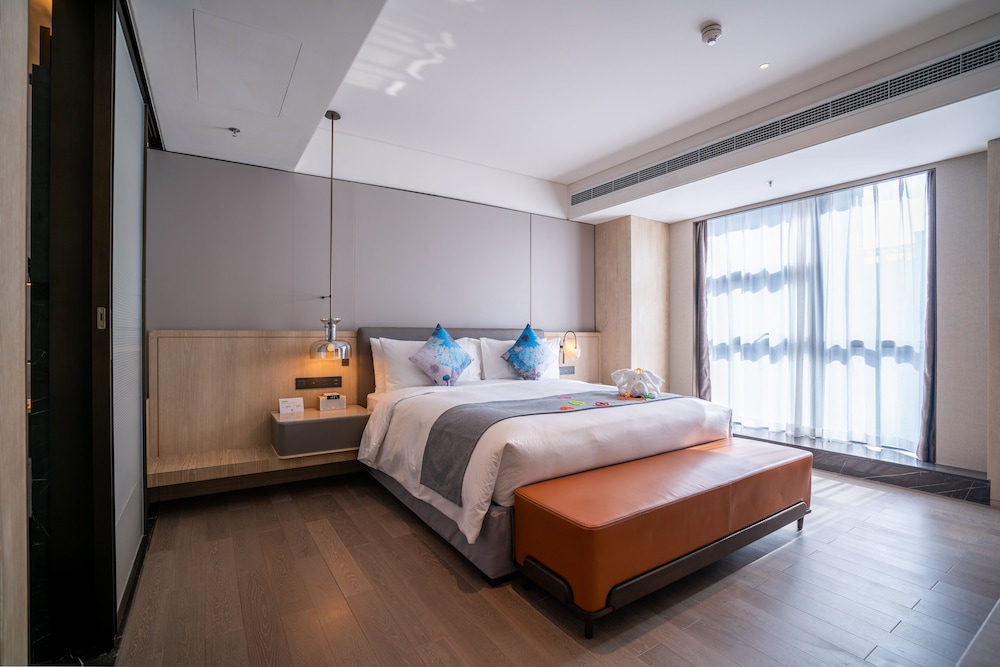 King Guest Room City View