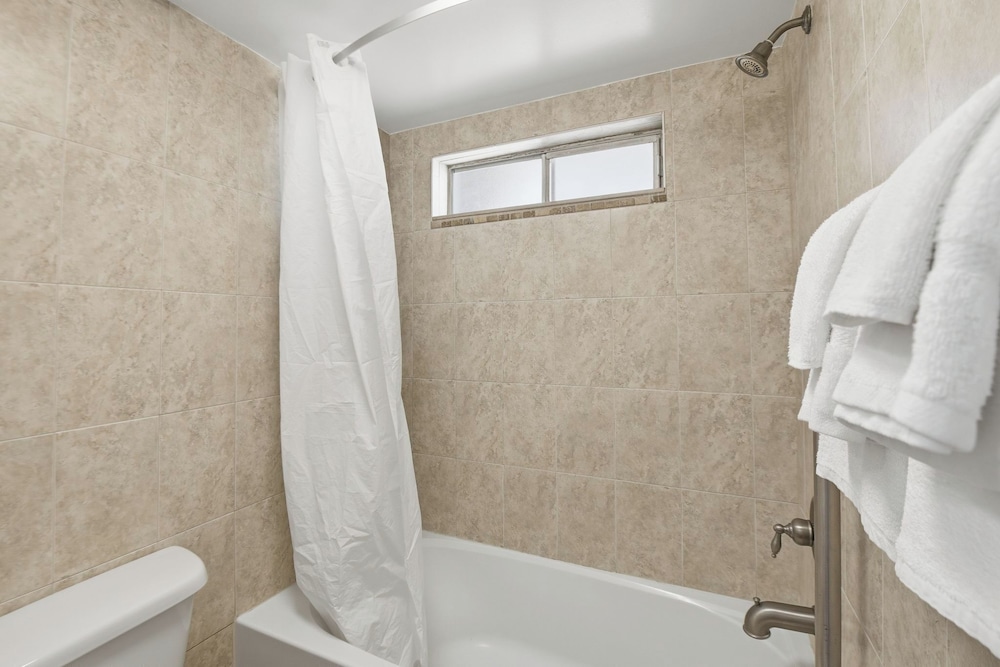 Deluxe Studio, Oceanfront - Photo 11