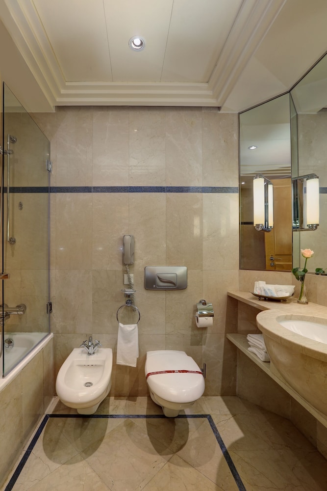 Royal Room, 1 King Bed, Sea View (Club) - Photo 8
