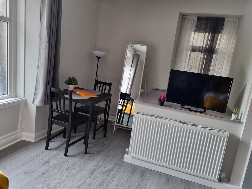 Studio Apartment (2) photo 3