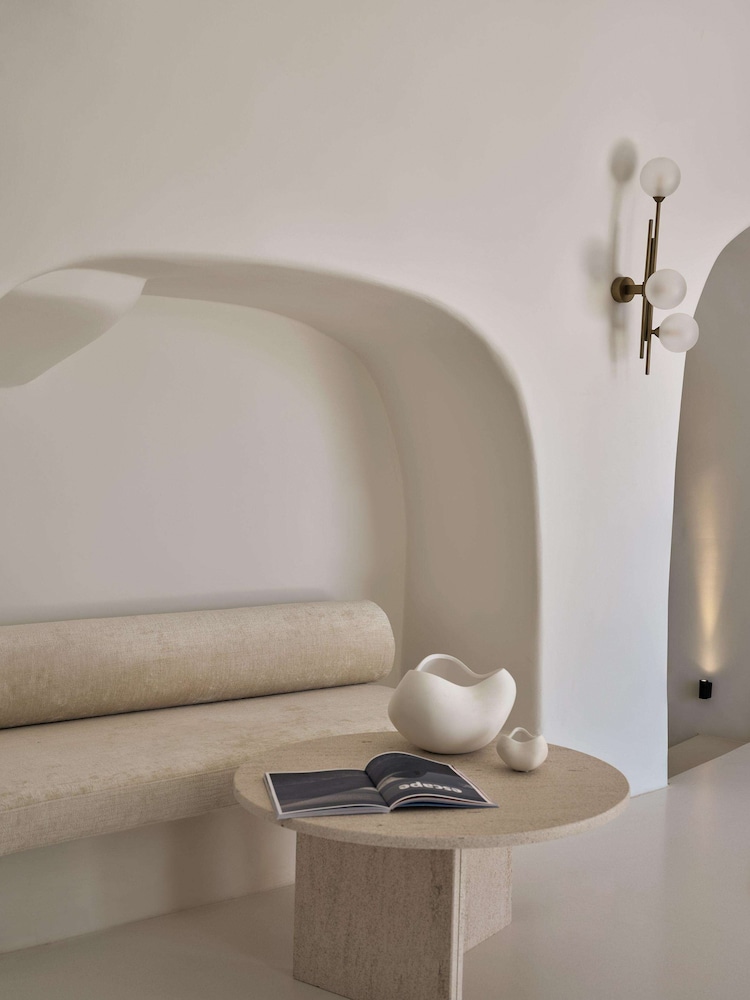 Cave Pool Suite - Photo 9
