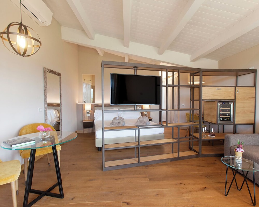 Junior Studio Suite