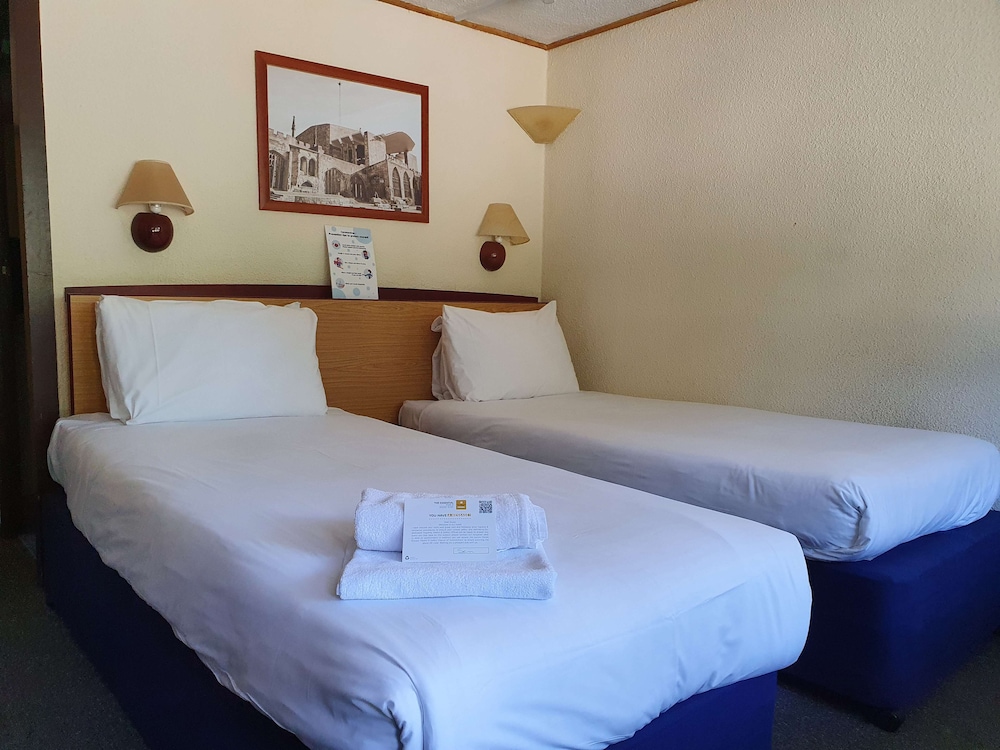 Standard Room, 2 Twin Beds - Photo 1
