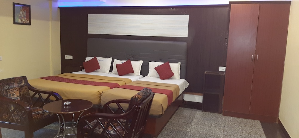 Business Double or Twin Room, Multiple Beds, City View photo 1