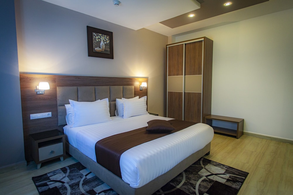 Double Room - Photo 5