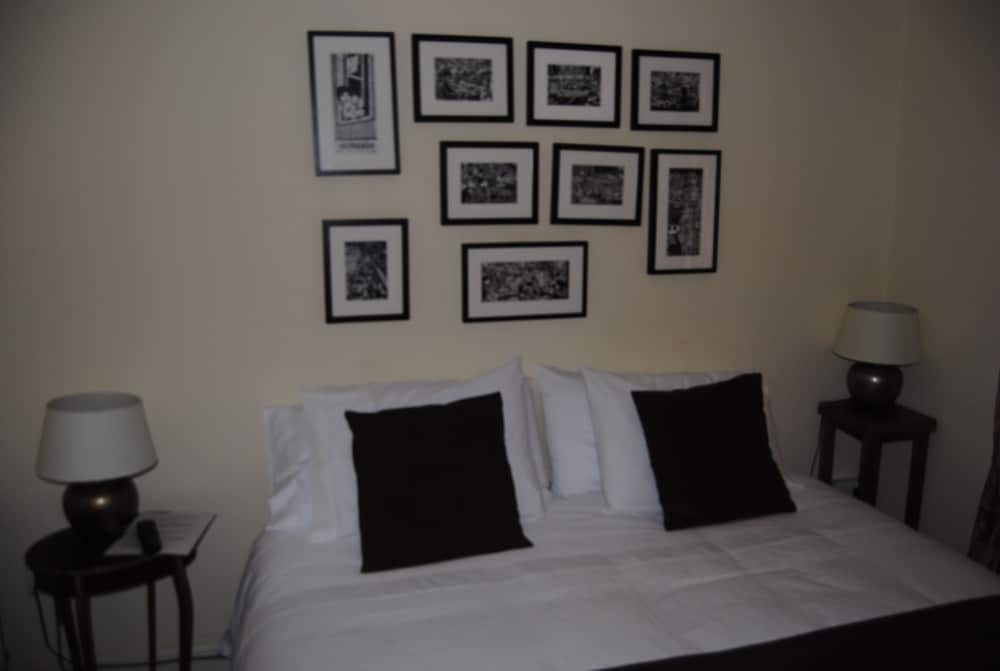 Double or Twin Room with Private External Bathroom photo 1