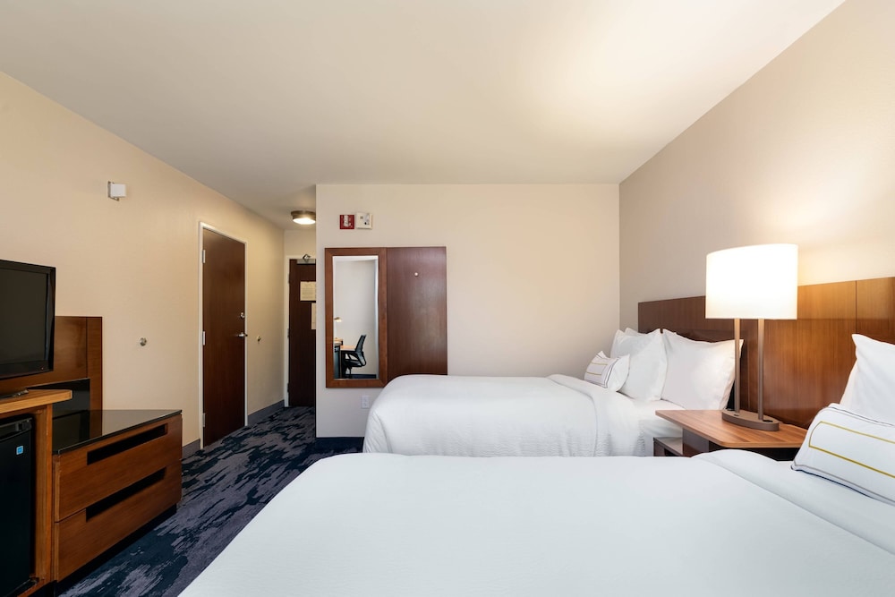 Room, 2 Double Beds - Photo 4