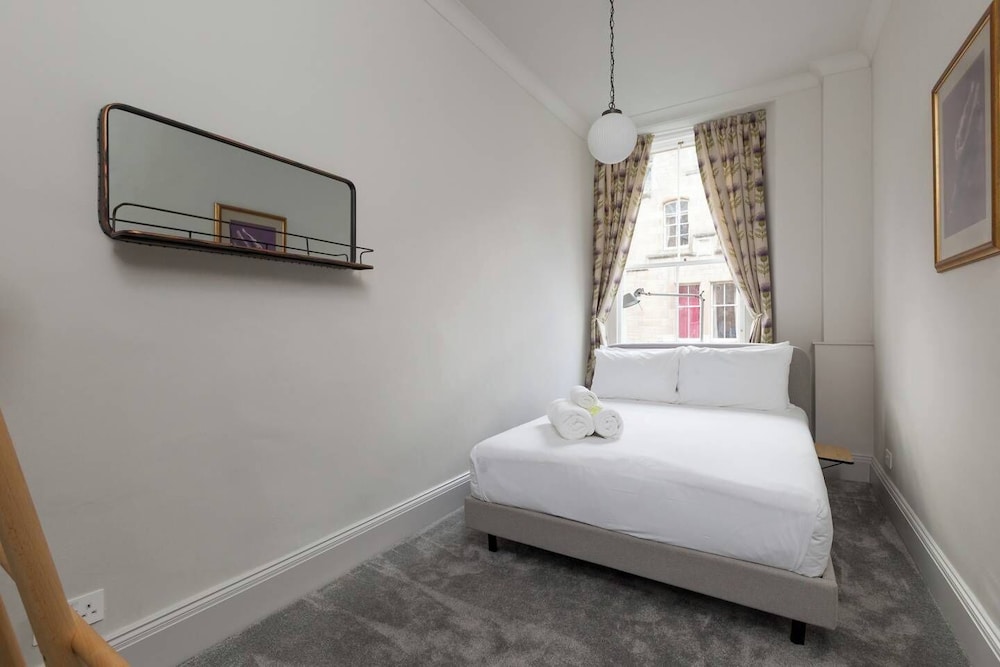 Apartment (4 Bedrooms)