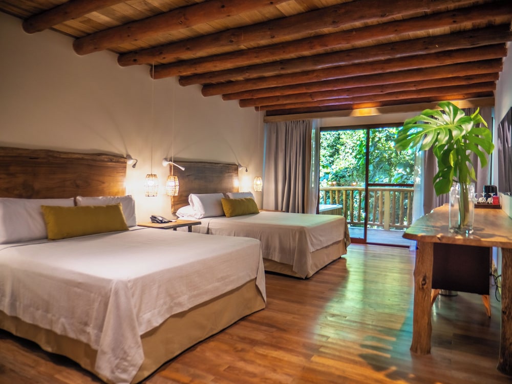 Junior Suite, 2 Queen Beds