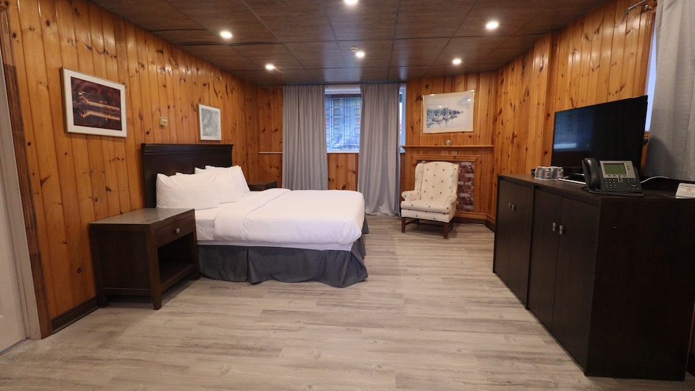 Luxury Room, 2 Bedrooms, Jetted Tub