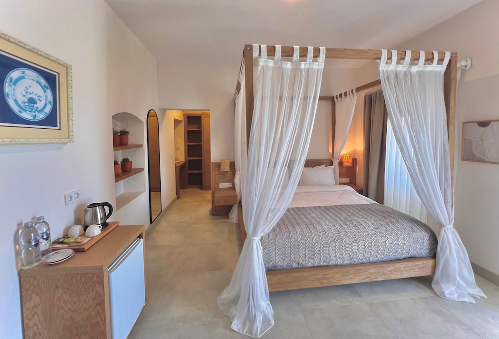 Exclusive Room, 1 Double Bed, Patio, Beachside photo 1