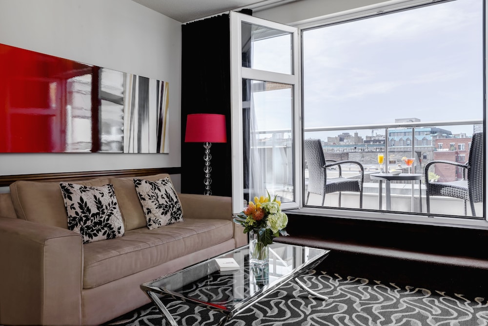 Suite, 1 Queen Bed With Sofa Bed, Balcony, Courtyard View (Deluxe Suite With Balcony/Garden Leve) photo 3