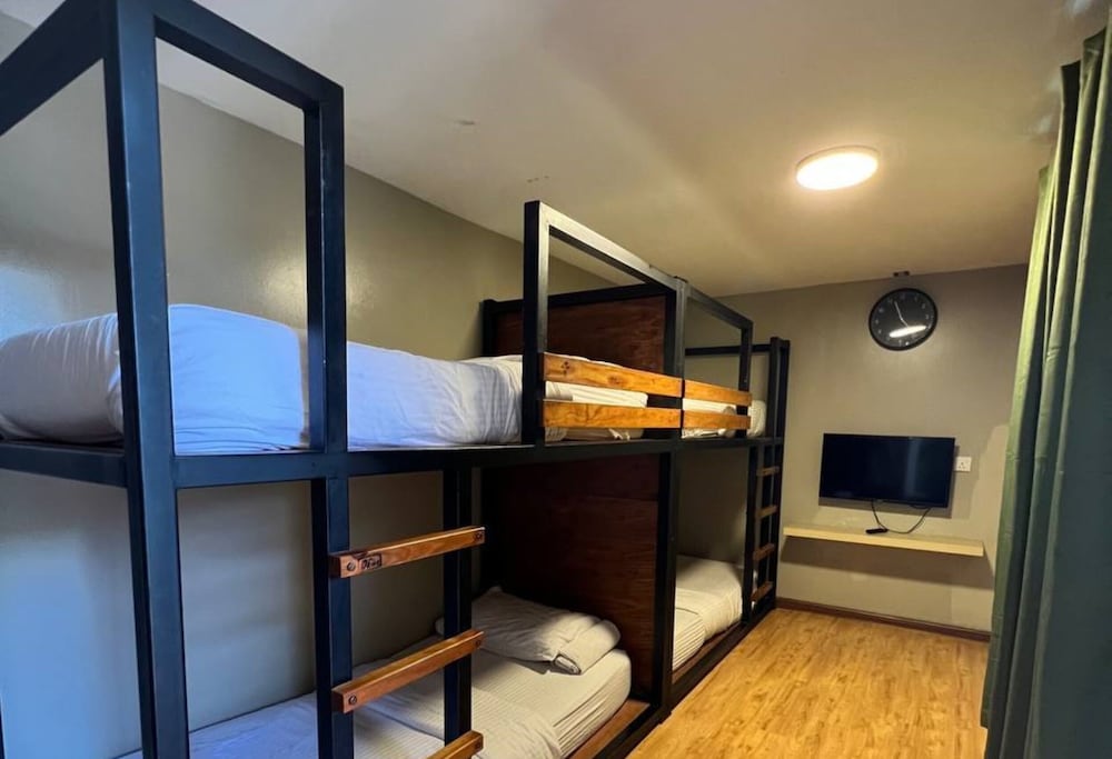 Quadruple Room - Photo 1