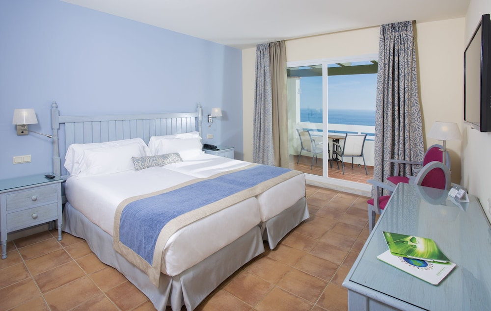 Classic Double Room, Sea View (80cm Sofa, 2 adults and 2 children)