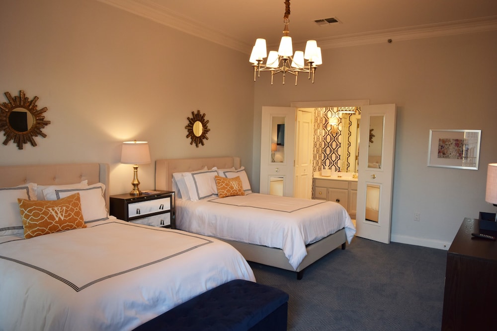 Luxury Room, 2 Queen Beds, City View photo 1