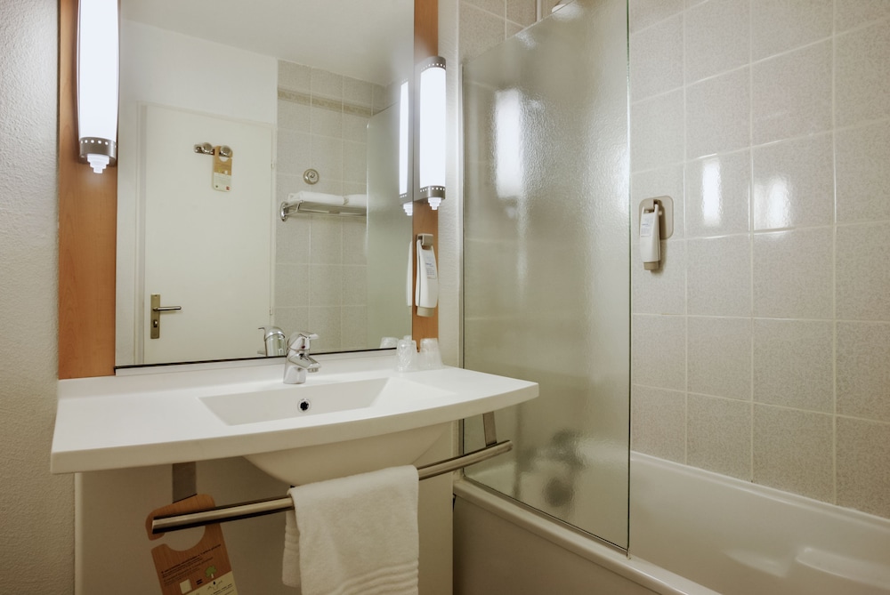 Premium Room, 1 Double Bed with Sofa bed - Photo 9