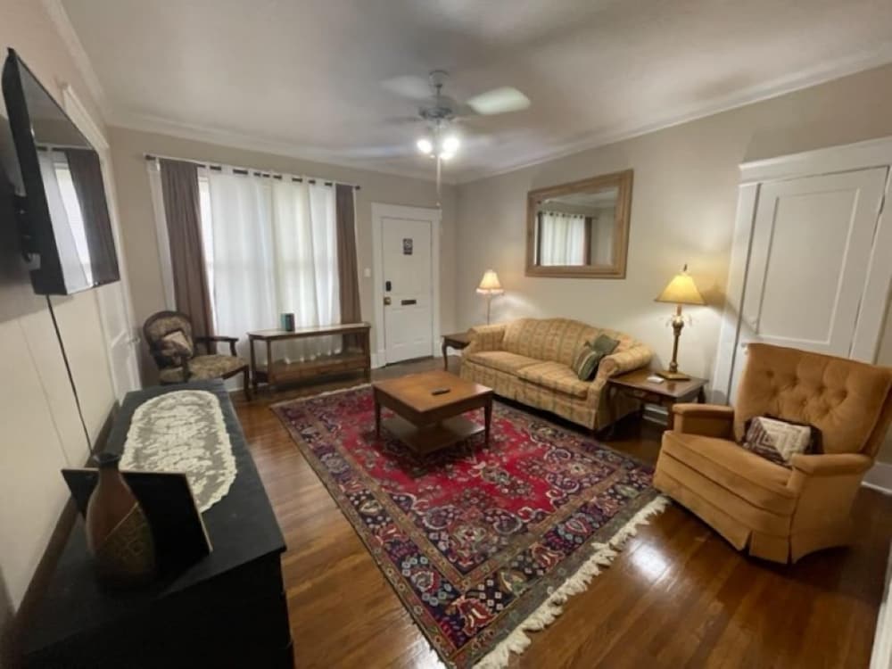 lower level King 1 bdroom #1