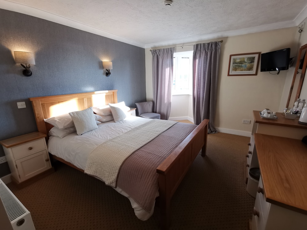 Superior Double Room, Accessible, Ensuite - Photo 6
