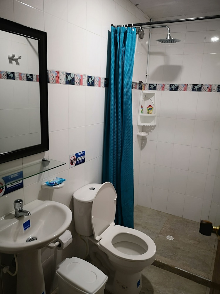 Standard Double Room, 2 Queen Beds photo 3