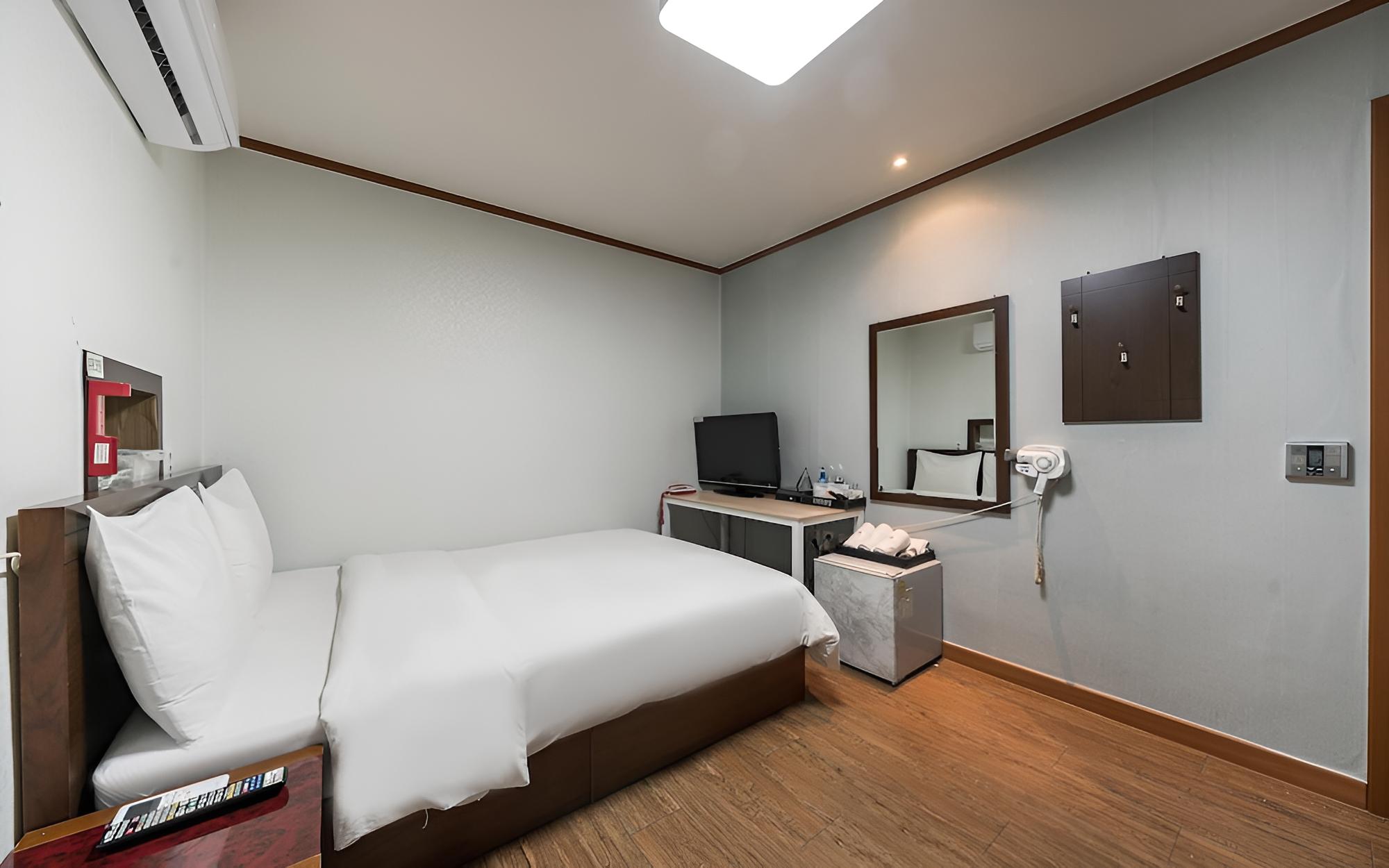 Room (Standard Room) photo 3