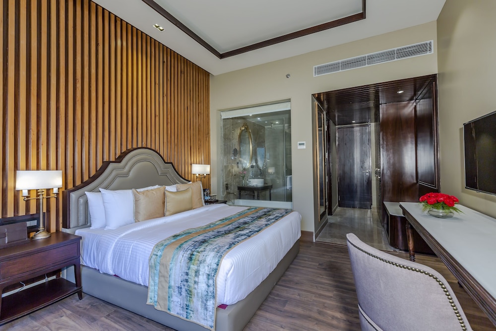 Suite, Valley View (Valley View Suite) - Photo 1