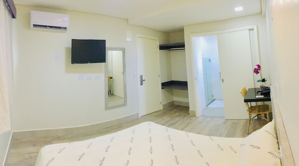 Double Room Single Use, 1 Queen Bed photo 2