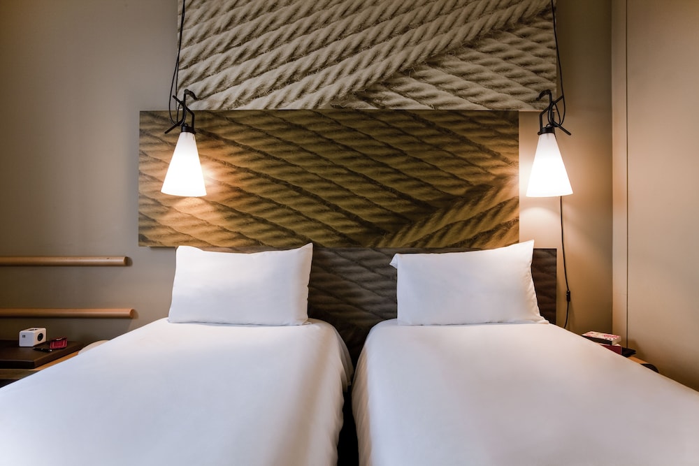 Standard Twin Room, 2 Twin Beds - Photo 2