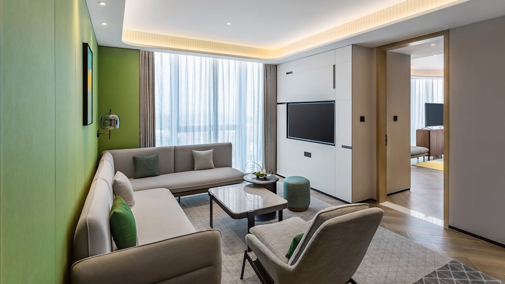 Suite, 1 King Bed